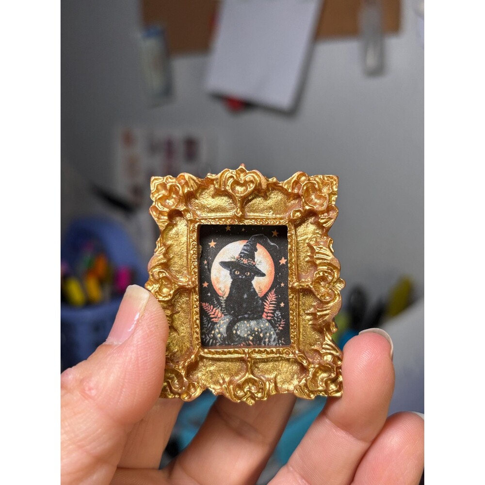 Witchy cat magnet